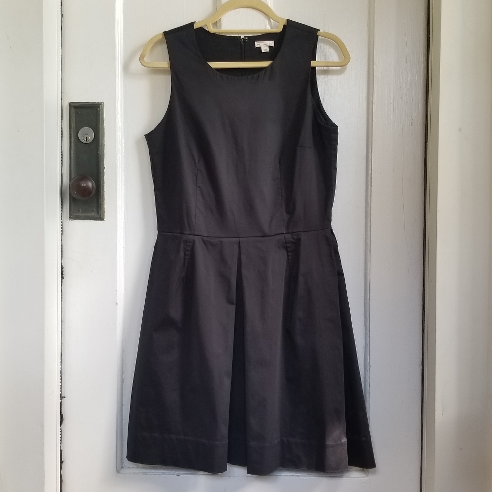 GAP Sleeveless Fit & Flare Little Black Dress Sz 8